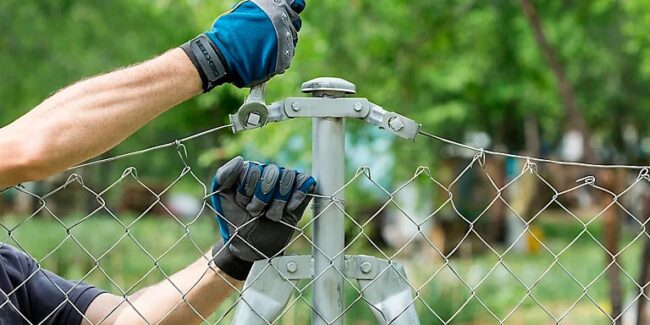 instalador-montados-de-vallas-metalicas-min instalador-montados-de-vallas-metalicas-min